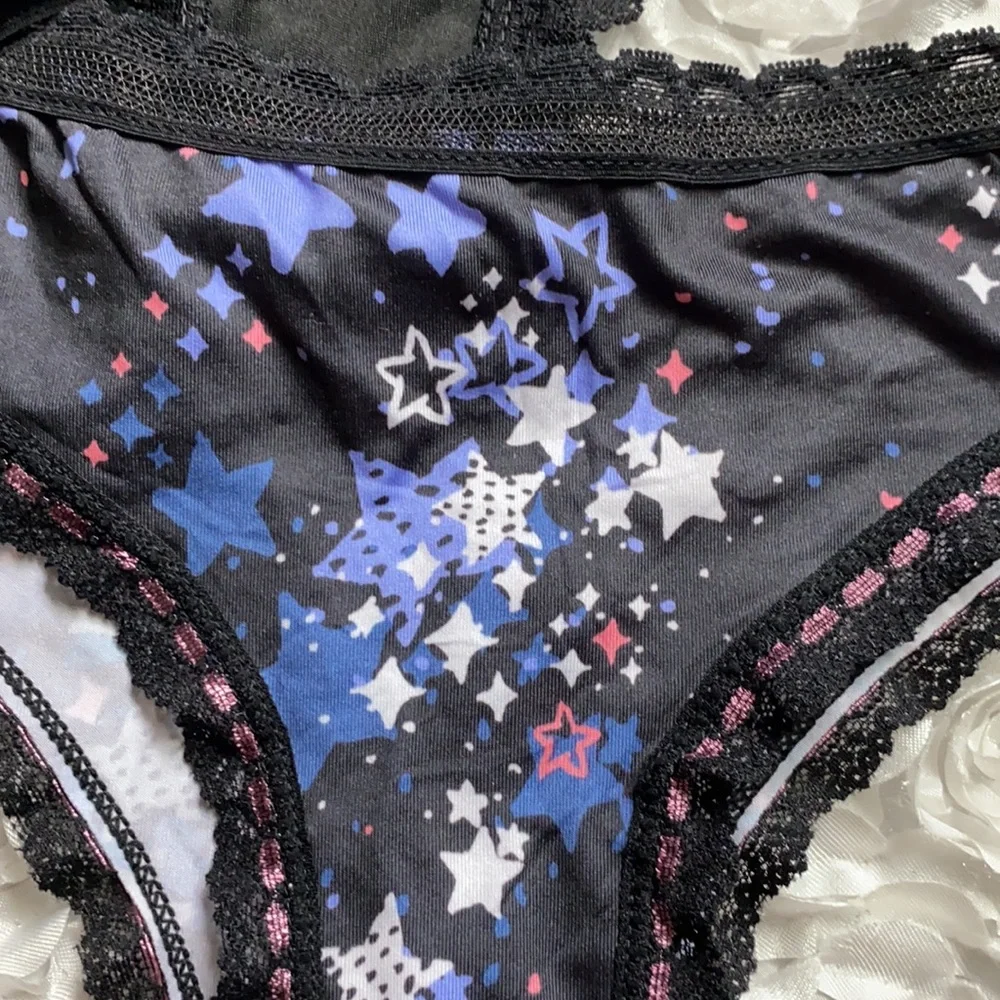 . Bundle of 4 new panties size small - Picture 4 of 5
